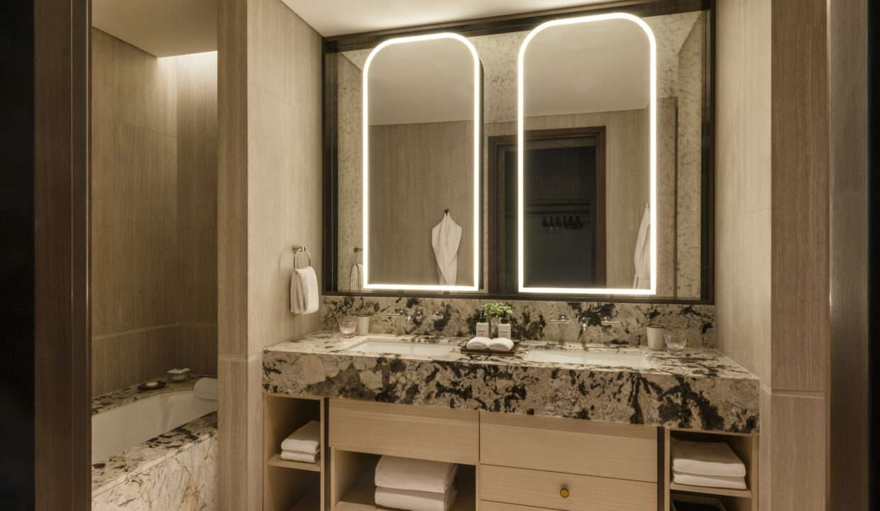 RWDOH_Facilities_Residence_2Bedroom_Bathroom1-2240